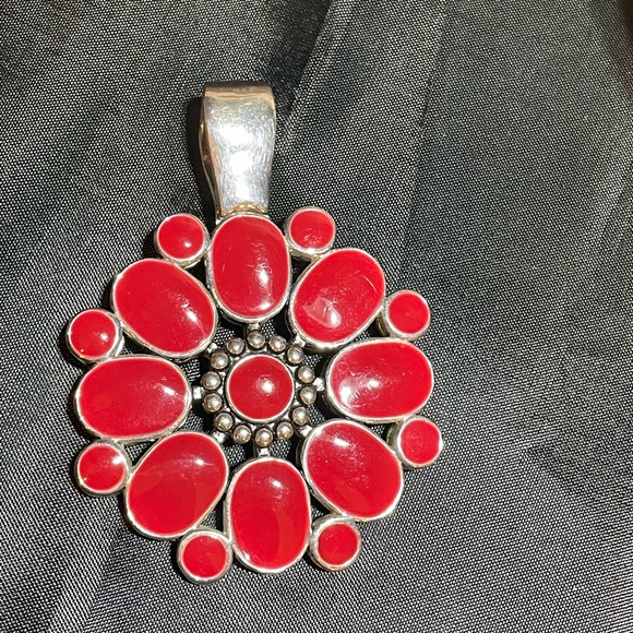 NWT Flipside double sided magnetic enhancer with necklace from Premier designs - Picture 3 of 12